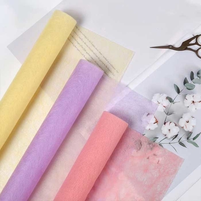 Papel de embalaje no tejido biodegradable no tejido anti de la flor del material de empaquetado del rasgón